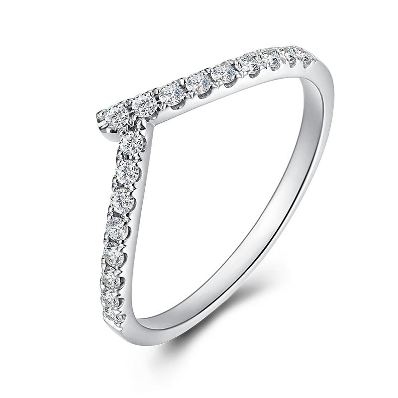 Multi - tailed row diamond ring.